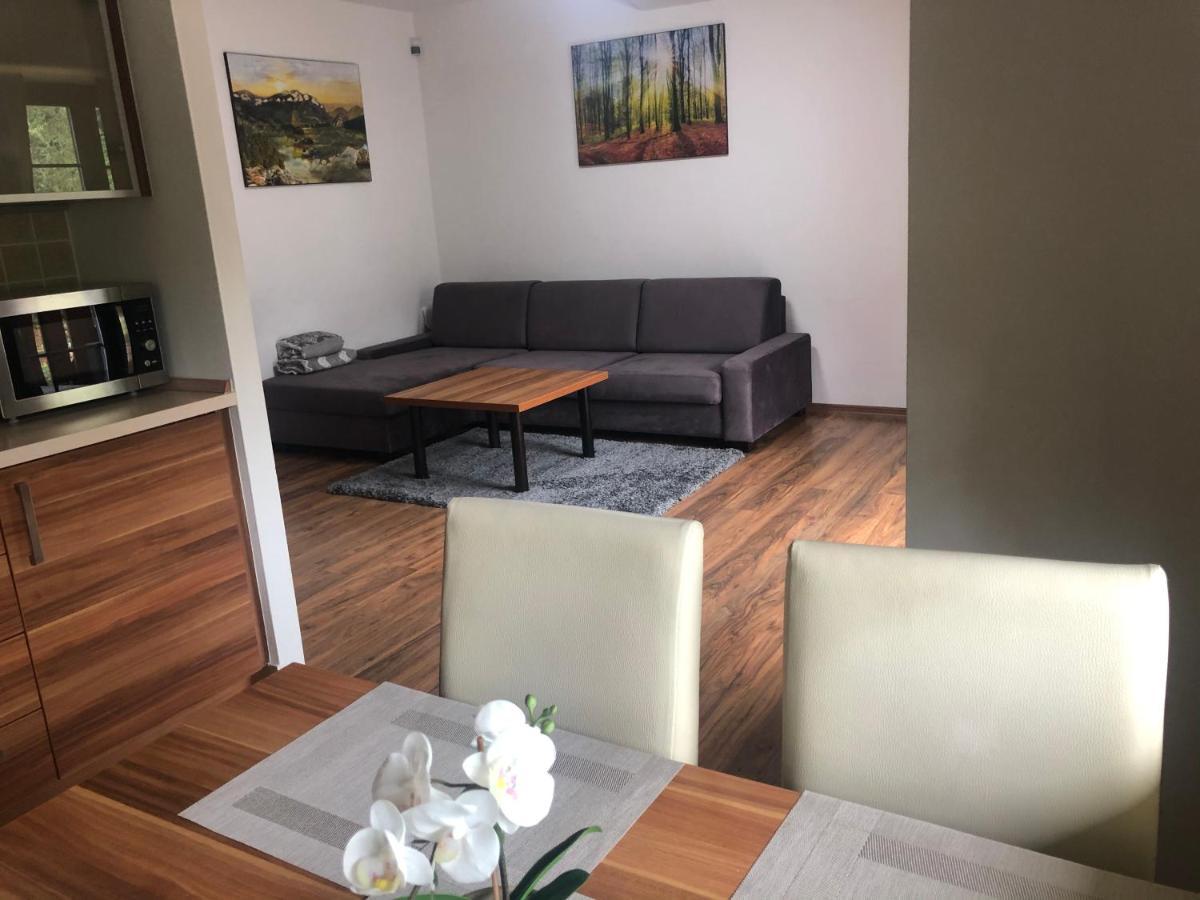 Vila Helena - Apartman Helena 15 Apartment Ruzomberok Ngoại thất bức ảnh
