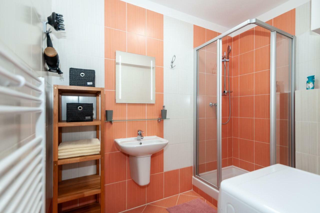 Vila Helena - Apartman Helena 15 Apartment Ruzomberok Ngoại thất bức ảnh